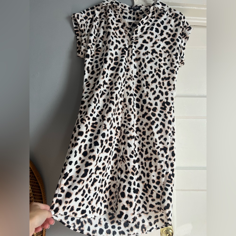Short Sleeve Express print dress size XS/S